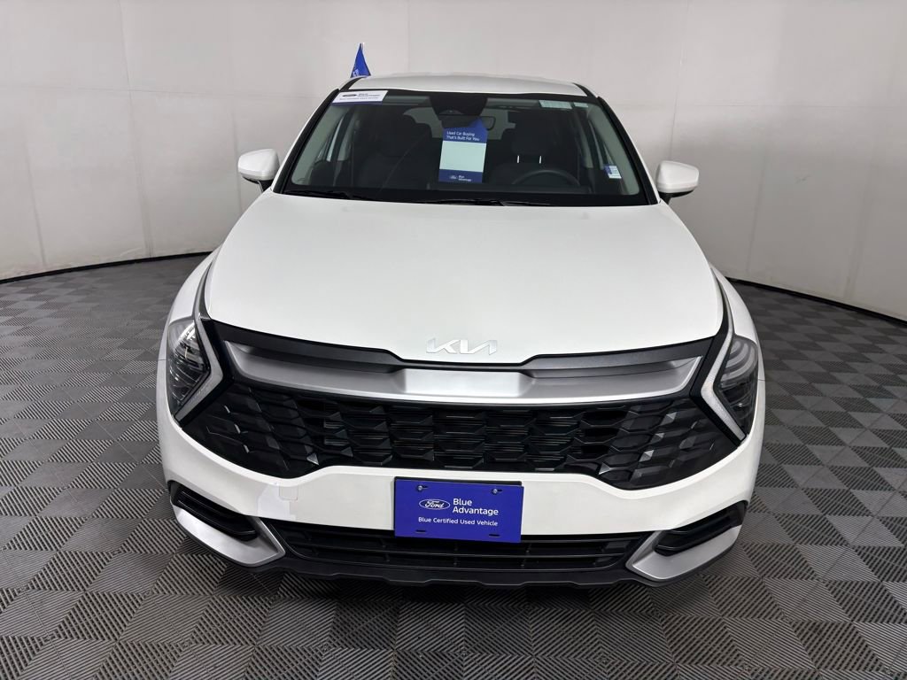 Used 2025 Kia Sportage LX image 2