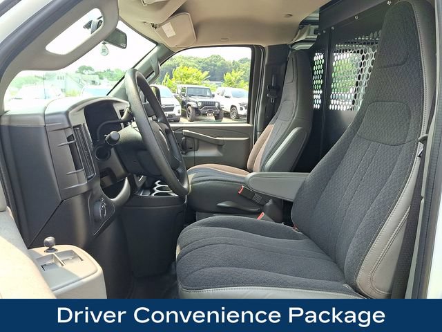 Used 2025 GMC Savana 2500 w/ Driver Convenience Package RWD image 2