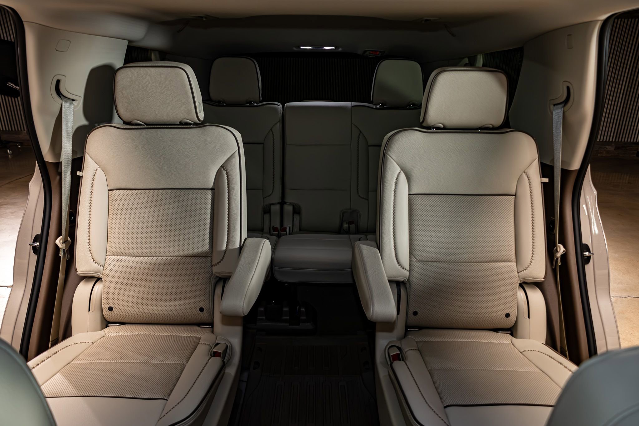 Used 2022 GMC Yukon Denali w/ Denali Premium Package AWD/4WD image 24