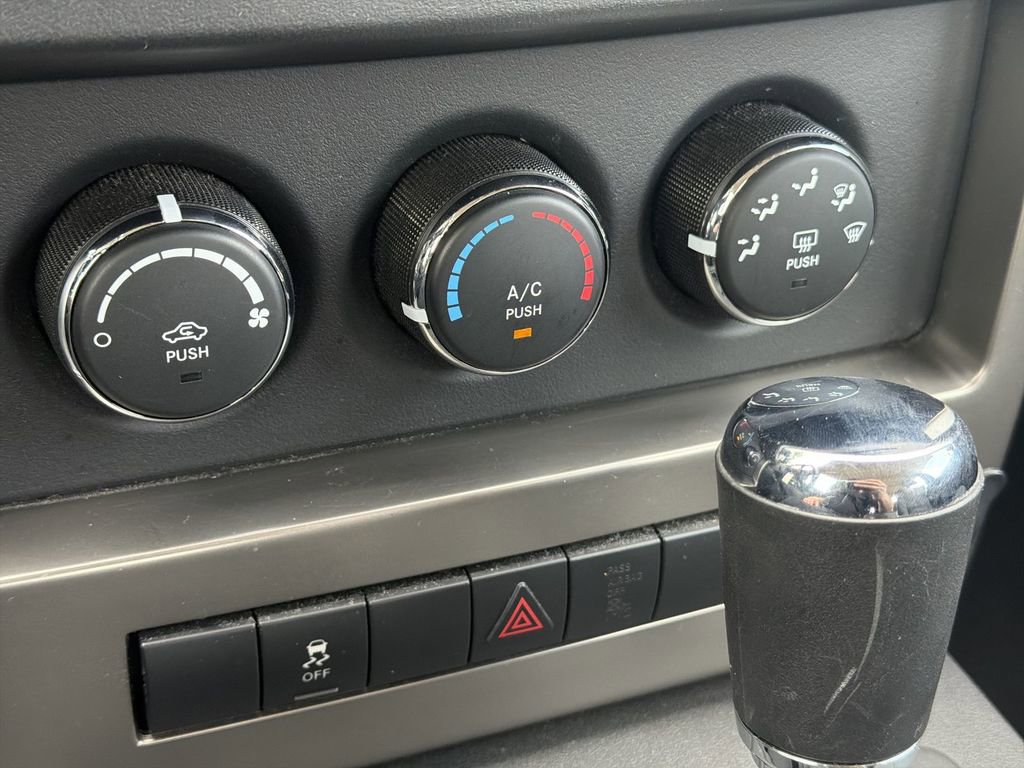 Used 2012 Jeep Liberty Sport w/ Driver Convenience Group RWD image 18