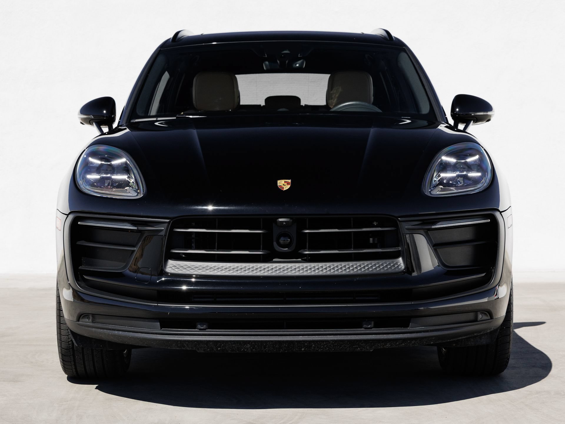 Certified 2026 Porsche Macan AWD/4WD image 10