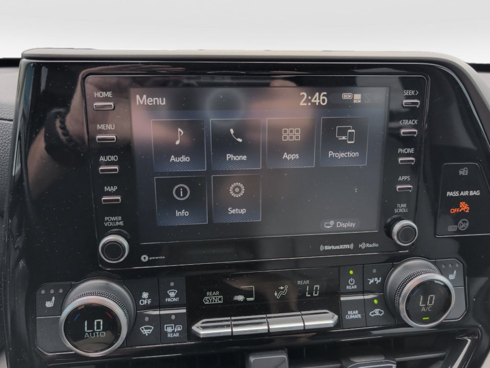 Used 2021 Toyota Highlander XLE AWD/4WD image 21