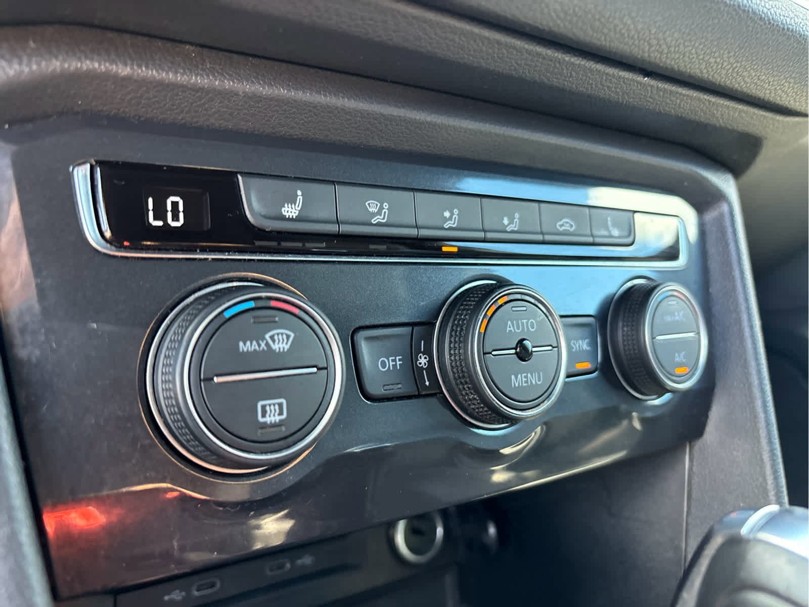 Used 2021 Volkswagen Tiguan SE R-Line image 16