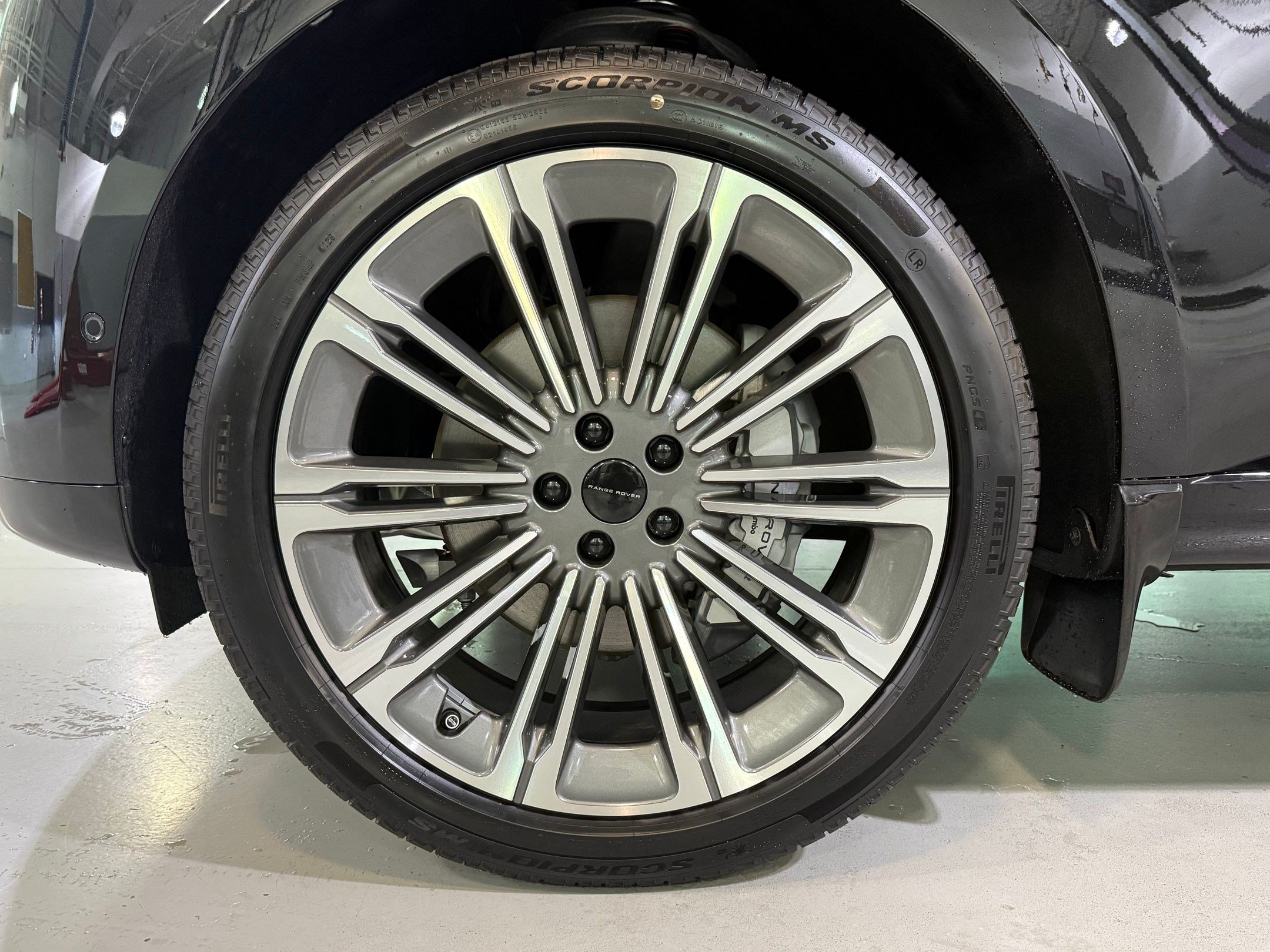 New 2026 Land Rover Range Rover SE AWD/4WD image 11
