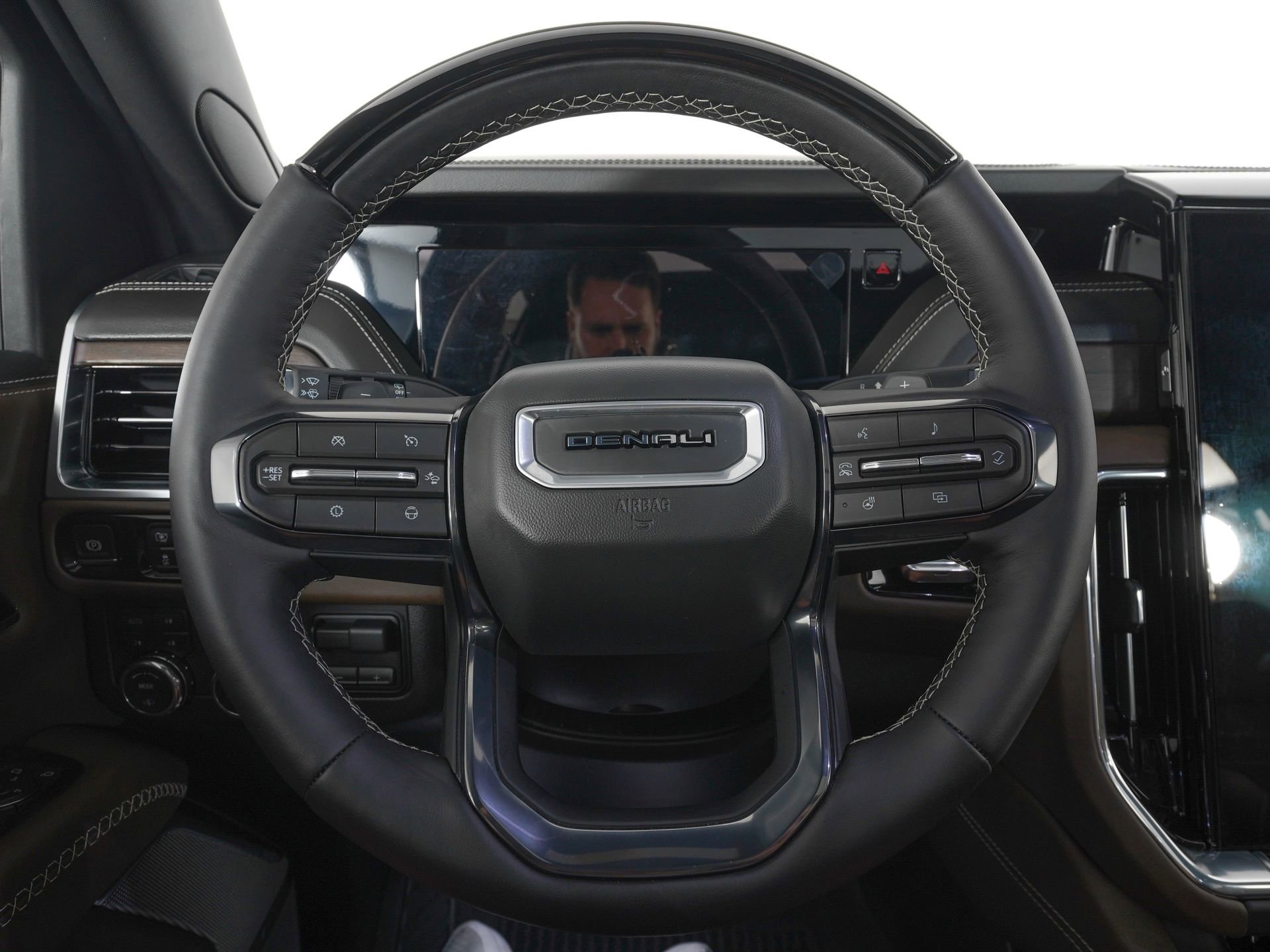Used 2026 GMC Yukon Denali Ultimate AWD/4WD image 19