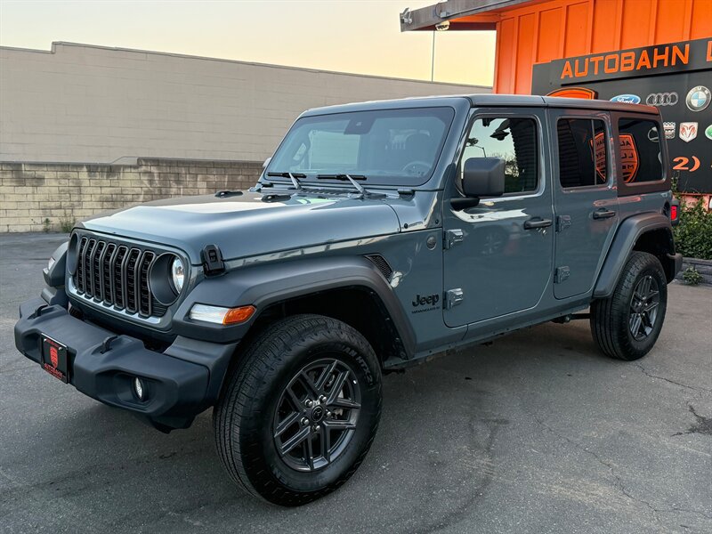 Used 2025 Jeep Wrangler Unlimited Sport AWD/4WD image 5