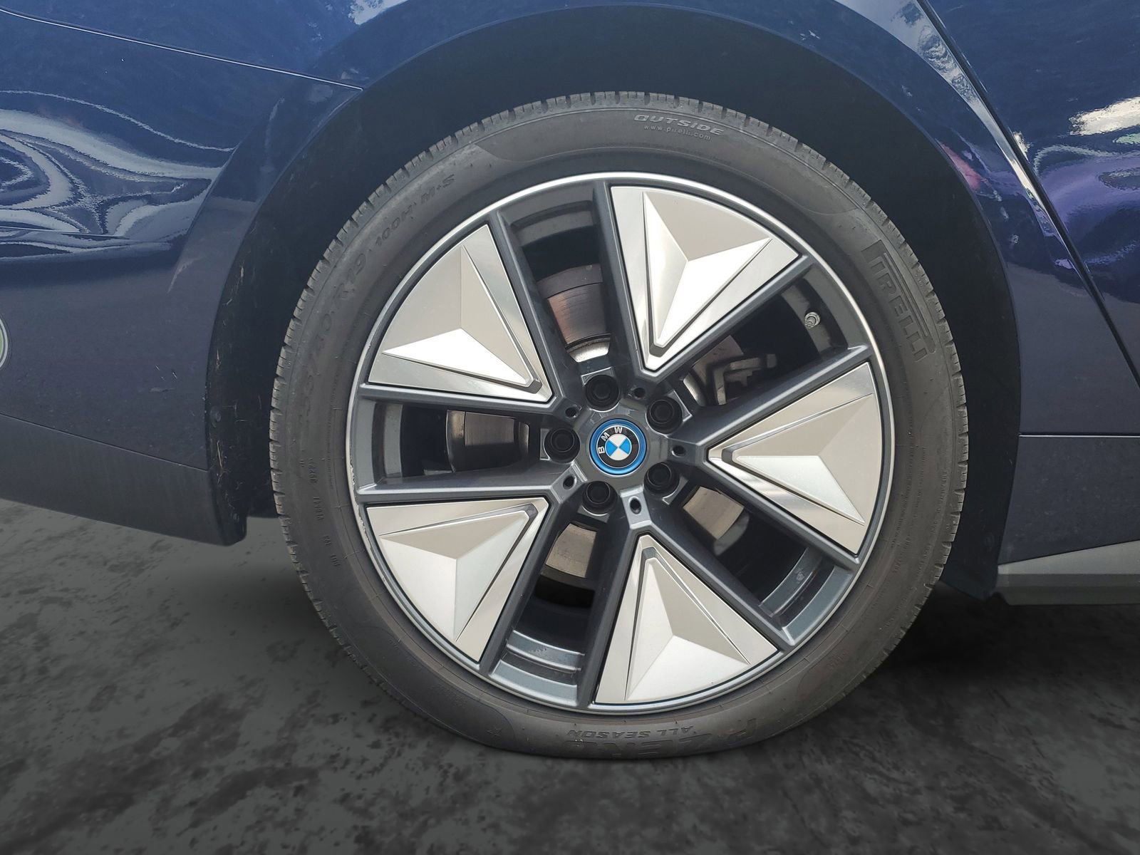 Used 2023 BMW i4 eDrive35 w/ Premium Package RWD image 5