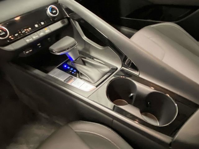 Certified 2025 Hyundai Elantra Blue image 17