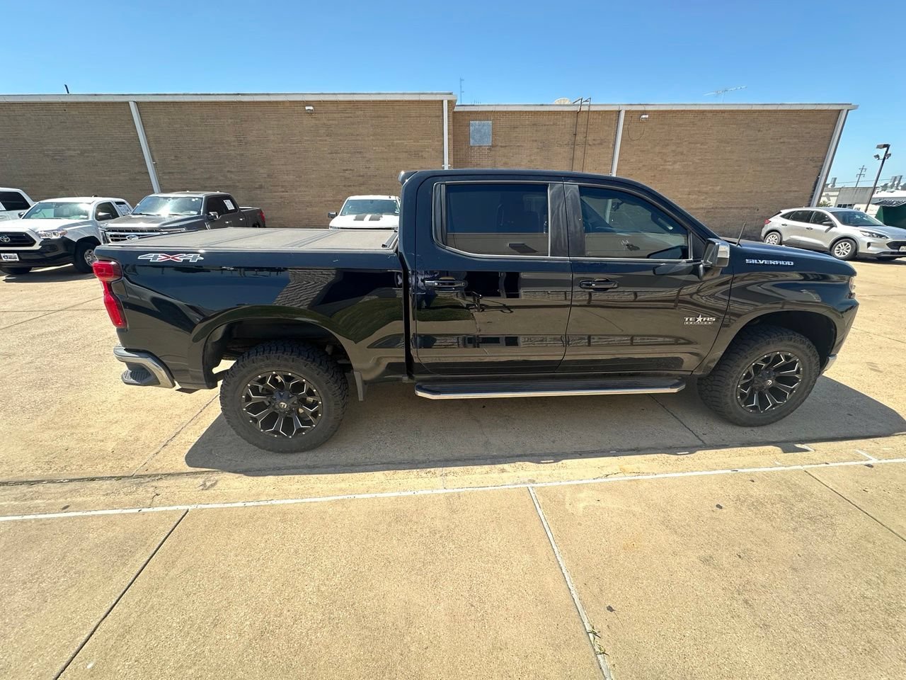 Used 2019 Chevrolet Silverado 1500 LT w/ Texas Edition AWD/4WD image 9