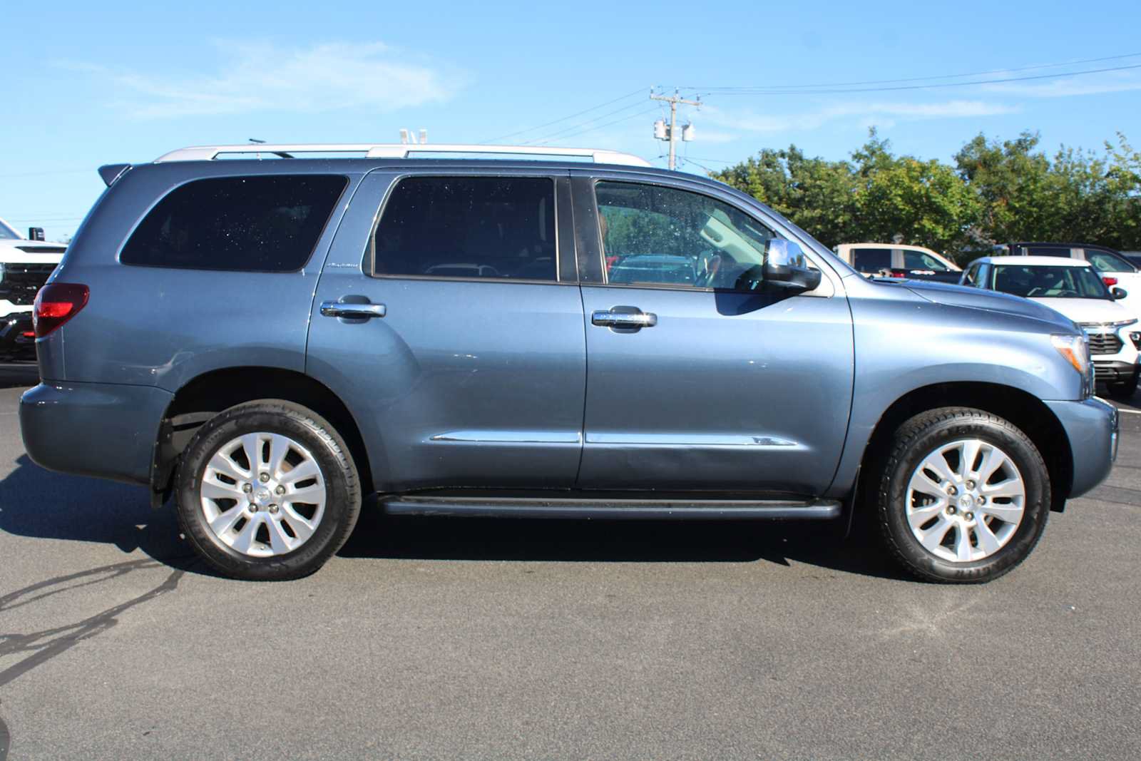 Used 2021 Toyota Sequoia Platinum AWD/4WD image 8
