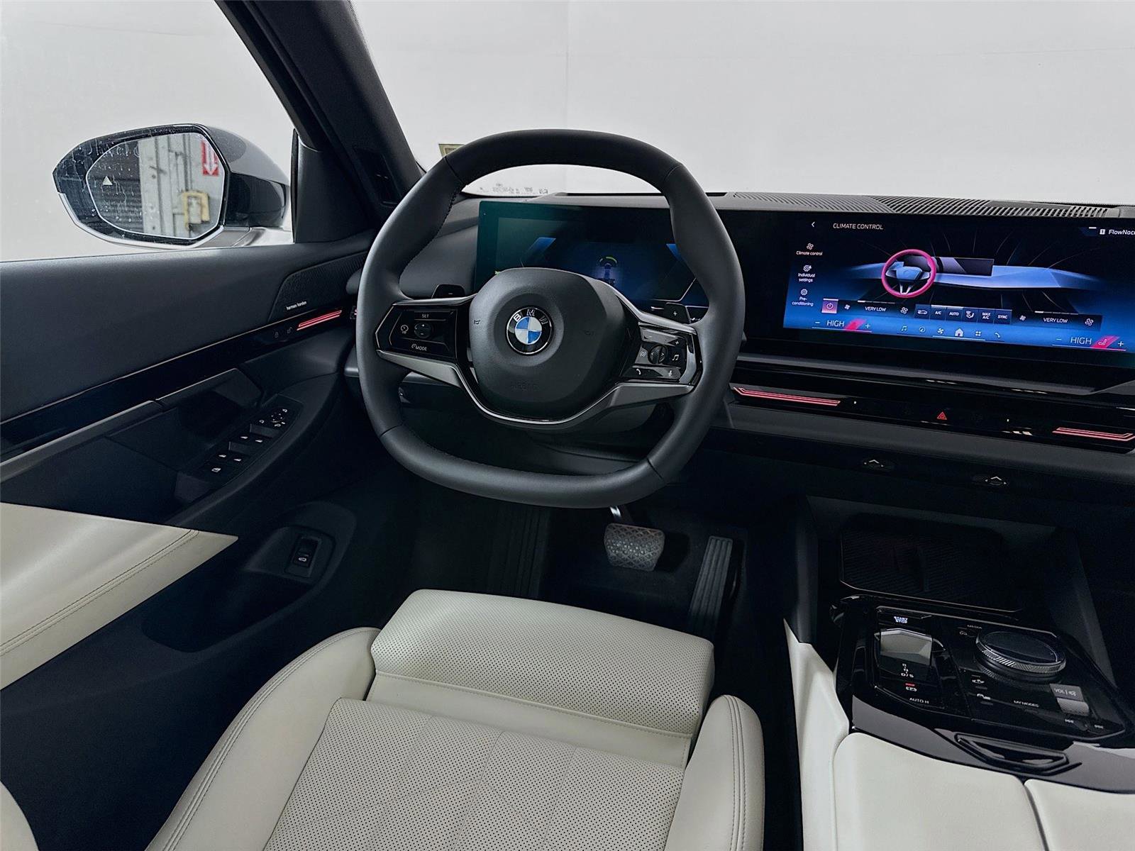 Used 2025 BMW 530i xDrive w/ Premium Package image 24