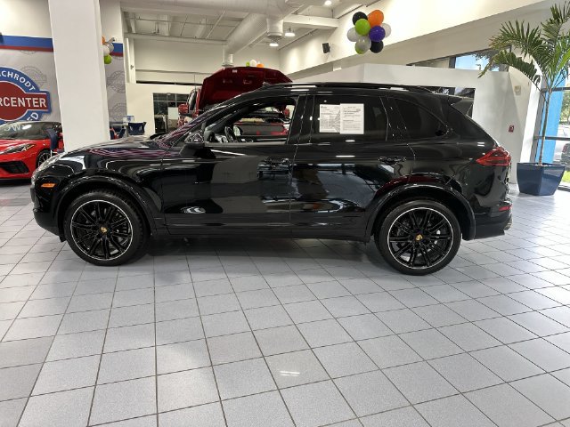 Used 2018 Porsche Cayenne Platinum Edition AWD/4WD image 32