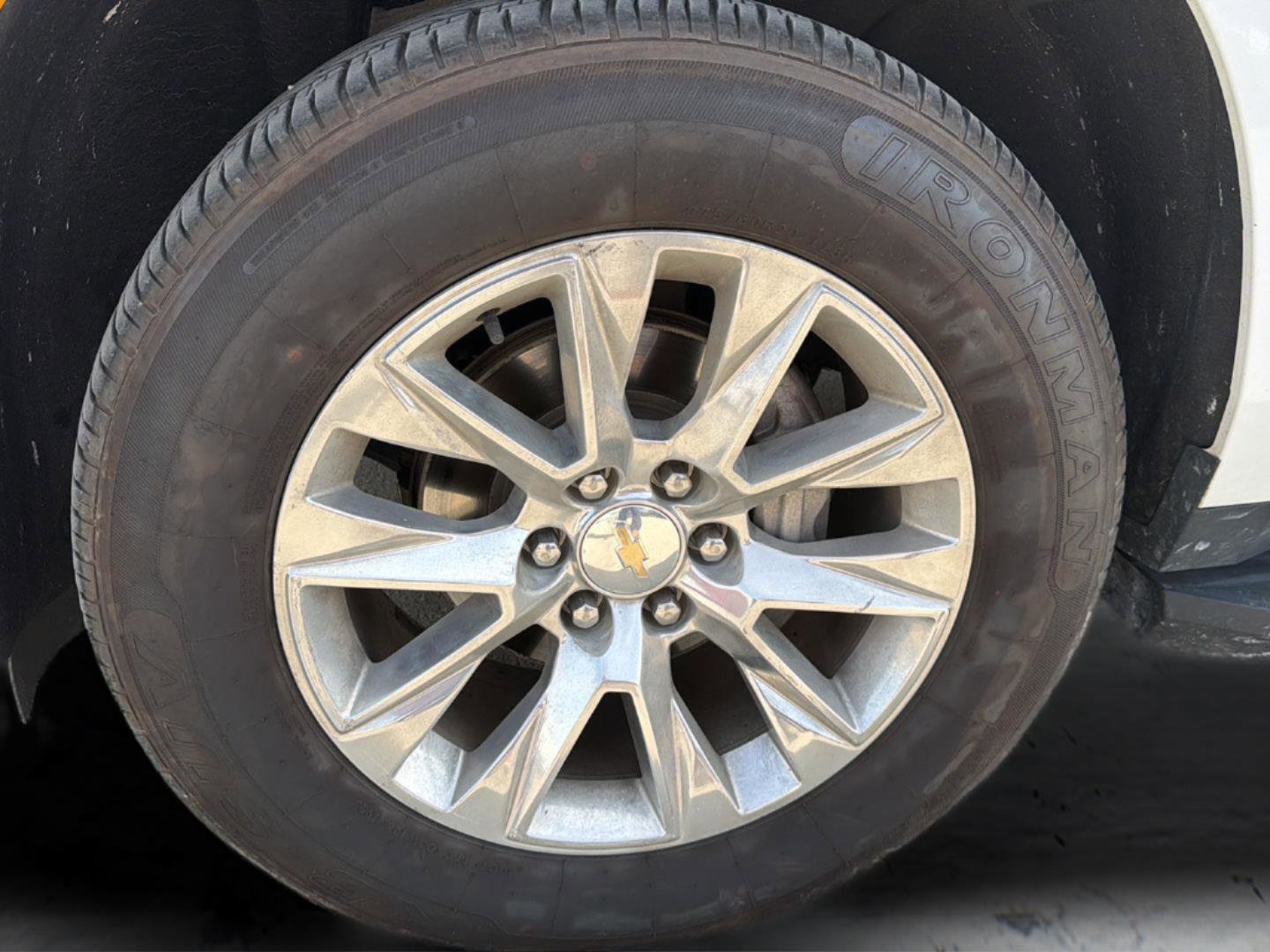 Used 2023 Chevrolet Suburban Premier image 21