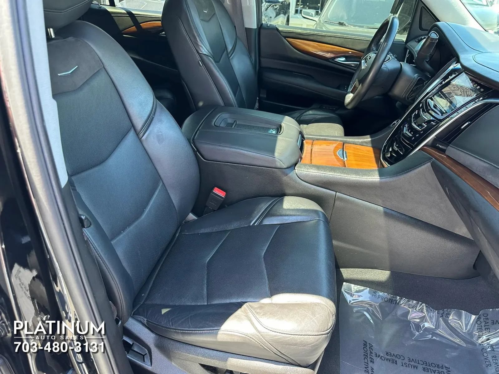 Used 2017 Cadillac Escalade ESV Premium Luxury AWD/4WD image 16