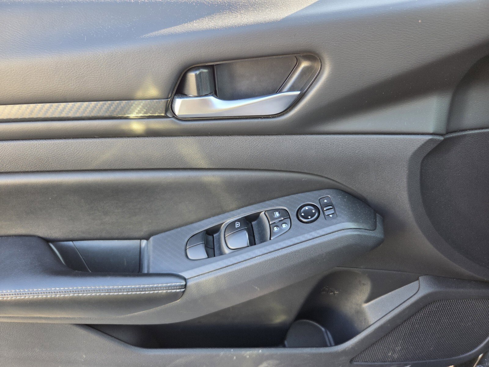 Used 2024 Nissan Altima 2.5 SV image 26