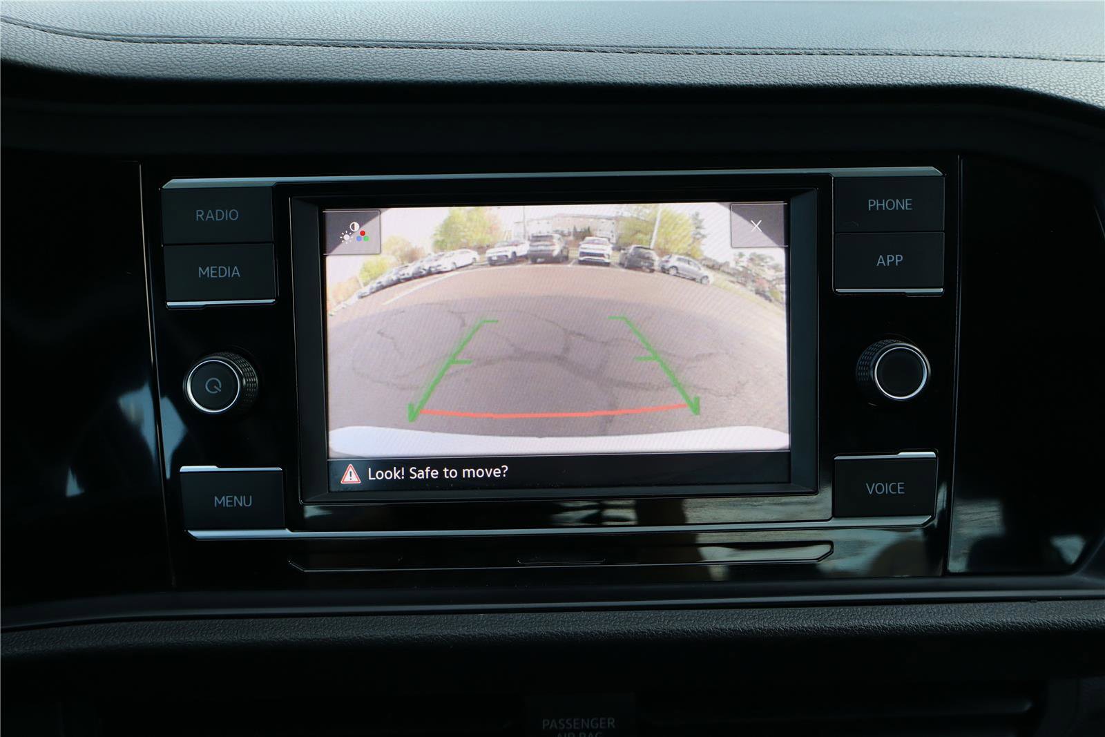 Used 2022 Volkswagen Jetta SE image 21