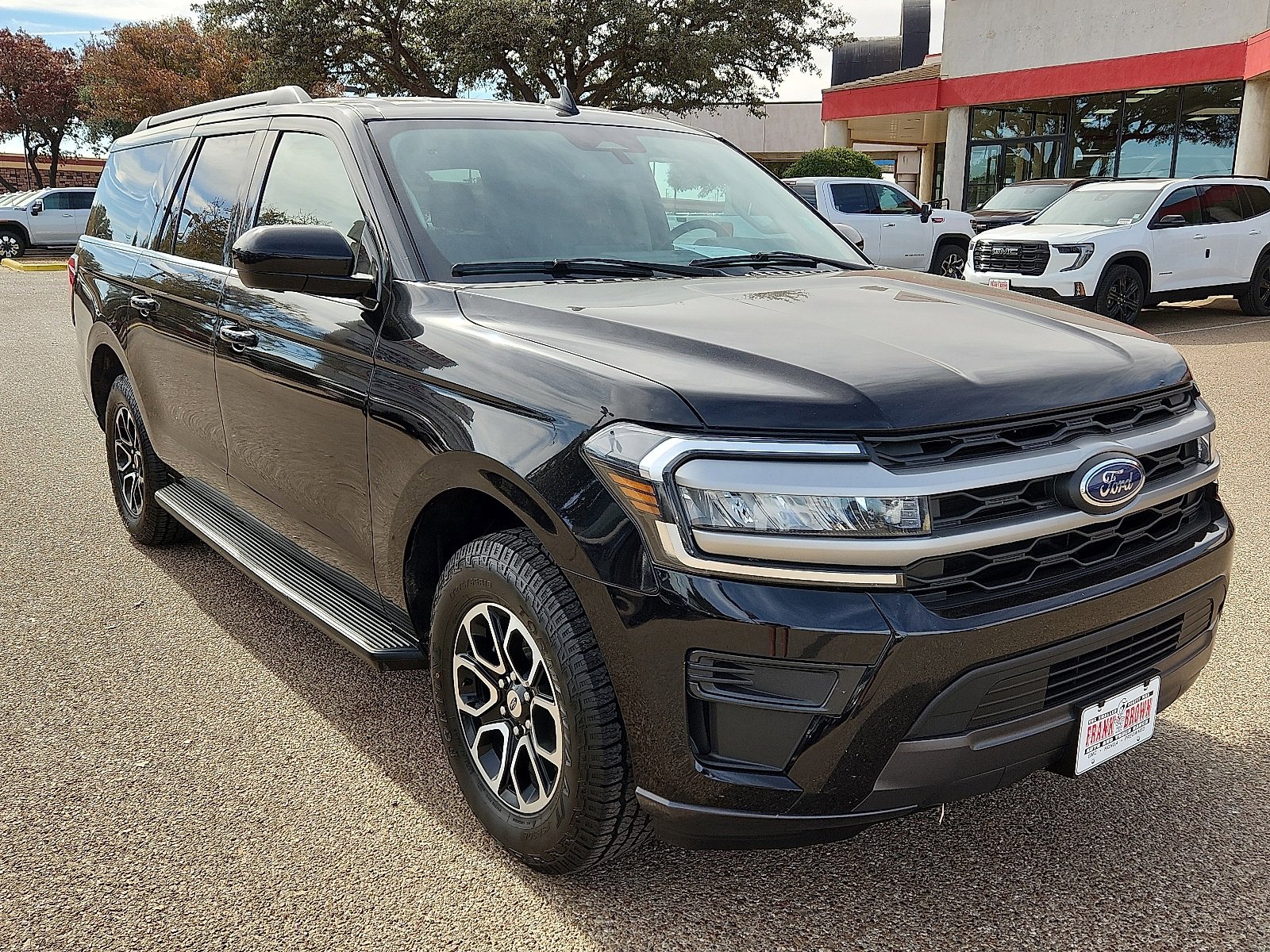 Used 2024 Ford Expedition Max XLT image 6