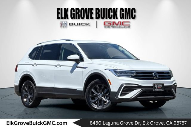 Used 2024 Volkswagen Tiguan SE AWD/4WD image 1