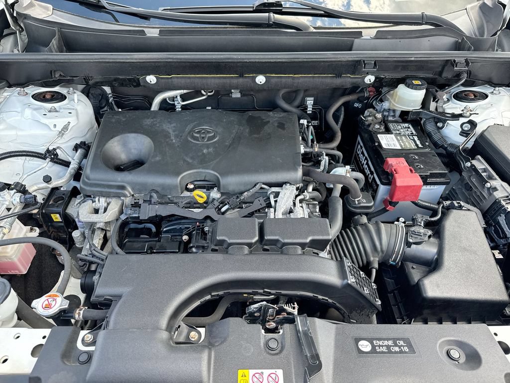 Used 2019 Toyota RAV4 LE AWD/4WD image 24