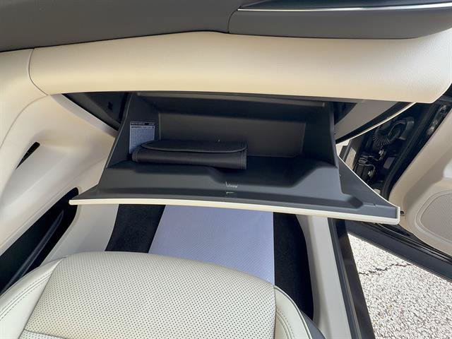 Used 2023 Buick Envision Essence AWD/4WD image 20