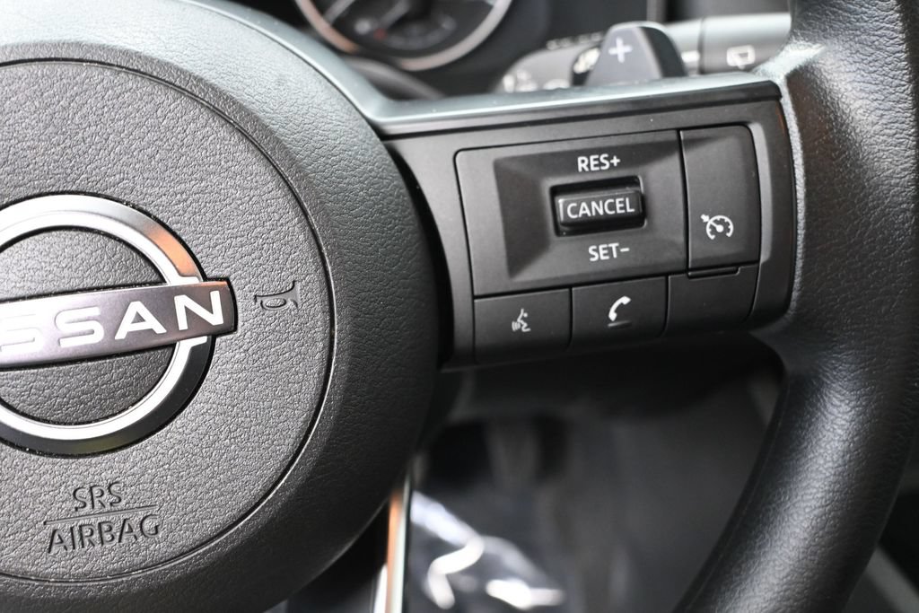 Used 2024 Nissan Rogue S AWD/4WD image 26