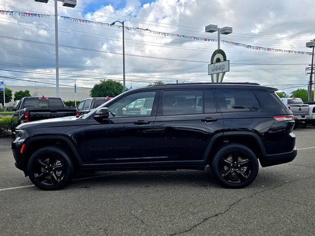 Used 2023 Jeep Grand Cherokee L Laredo AWD/4WD image 8