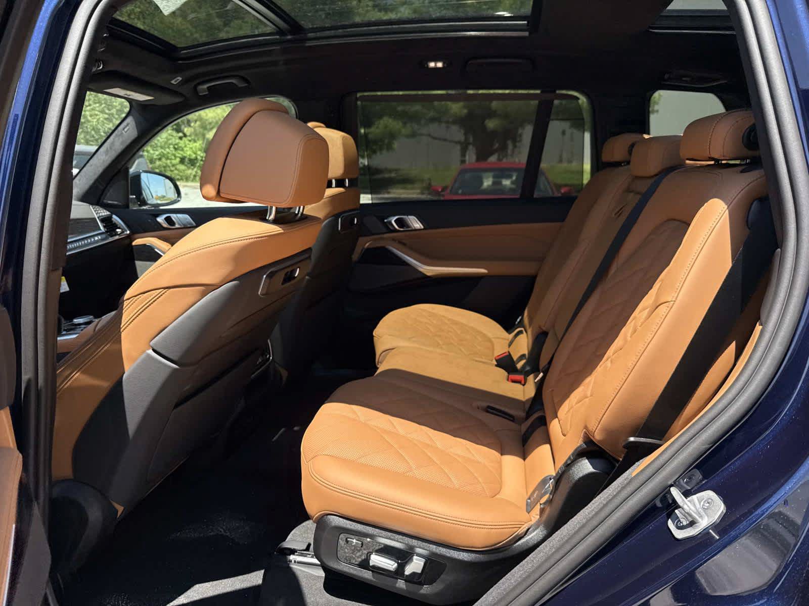 New 2026 BMW X7 xDrive40i w/ M Sport Package AWD/4WD image 15