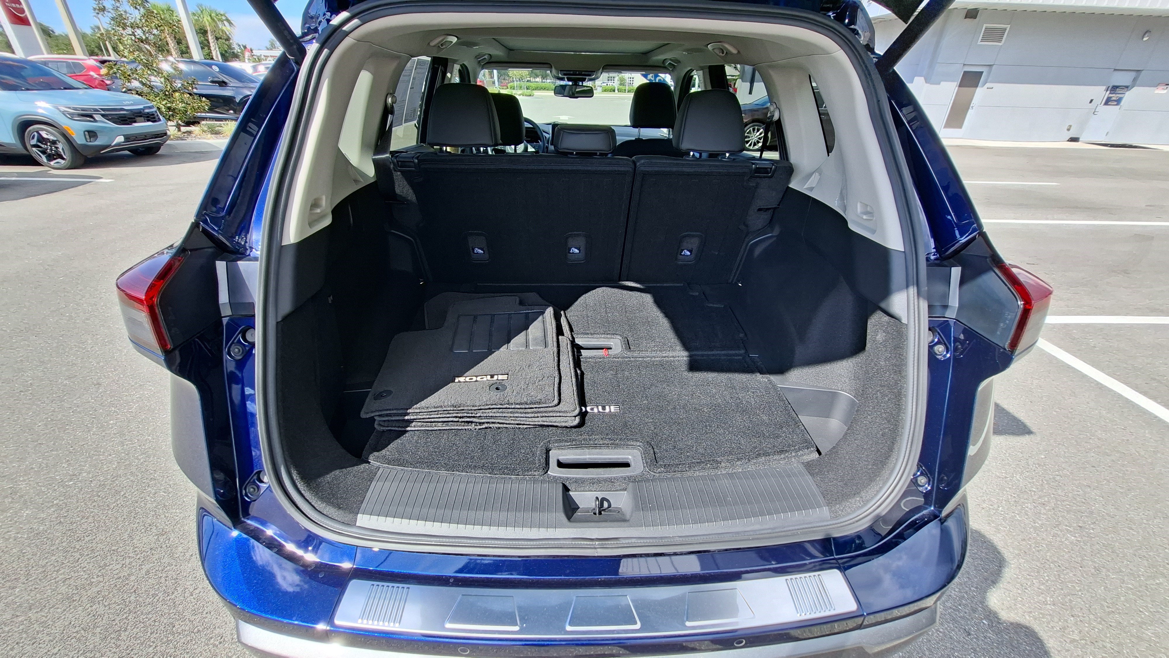 Certified 2024 Nissan Rogue SL w/ SL Premium Package FWD image 21