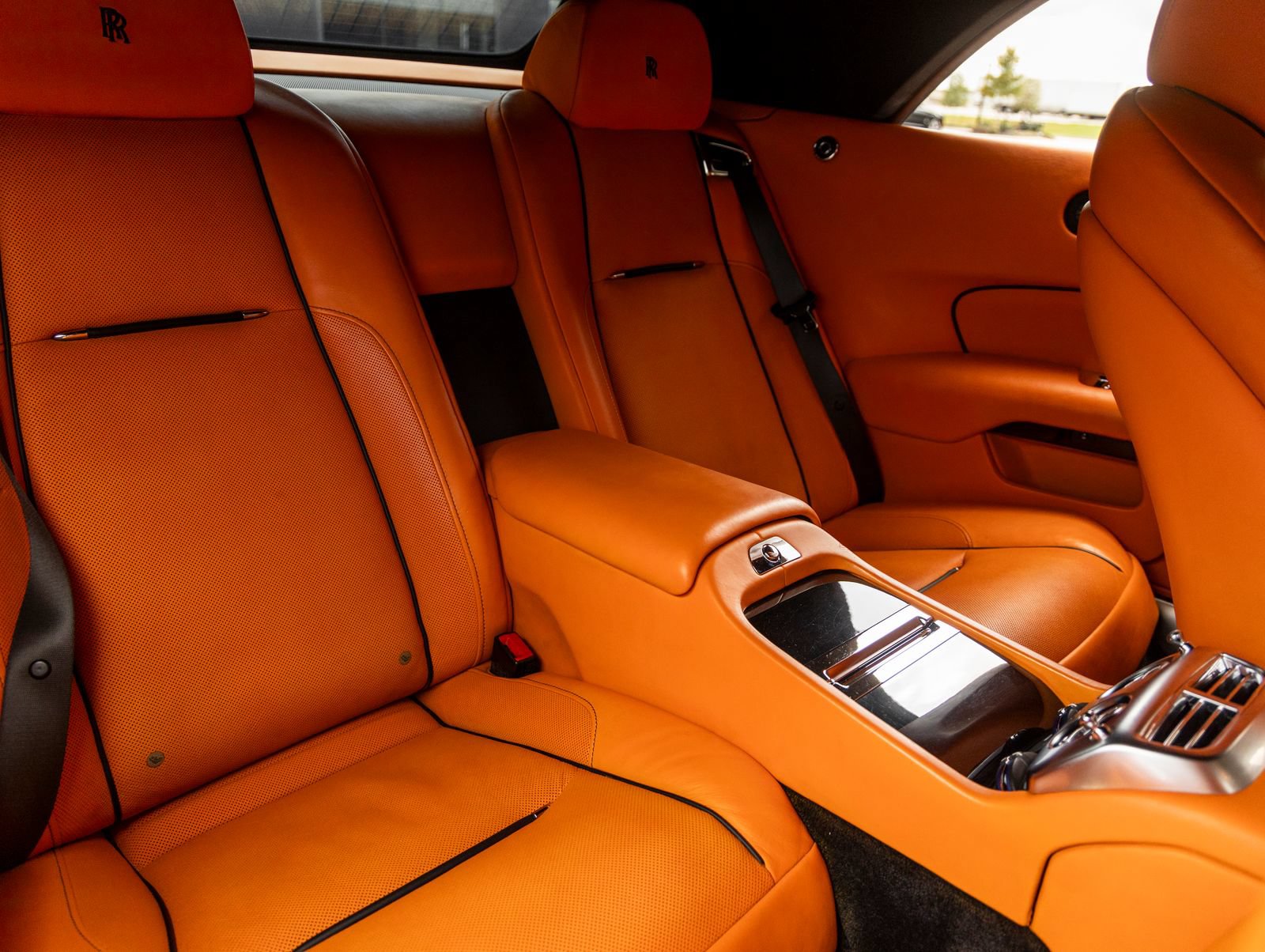 Used 2016 Rolls-Royce Dawn RWD image 46