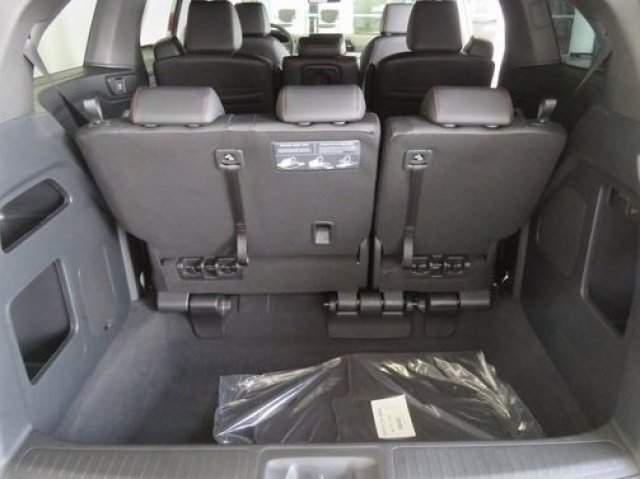 Used 2023 Honda Odyssey Sport image 17