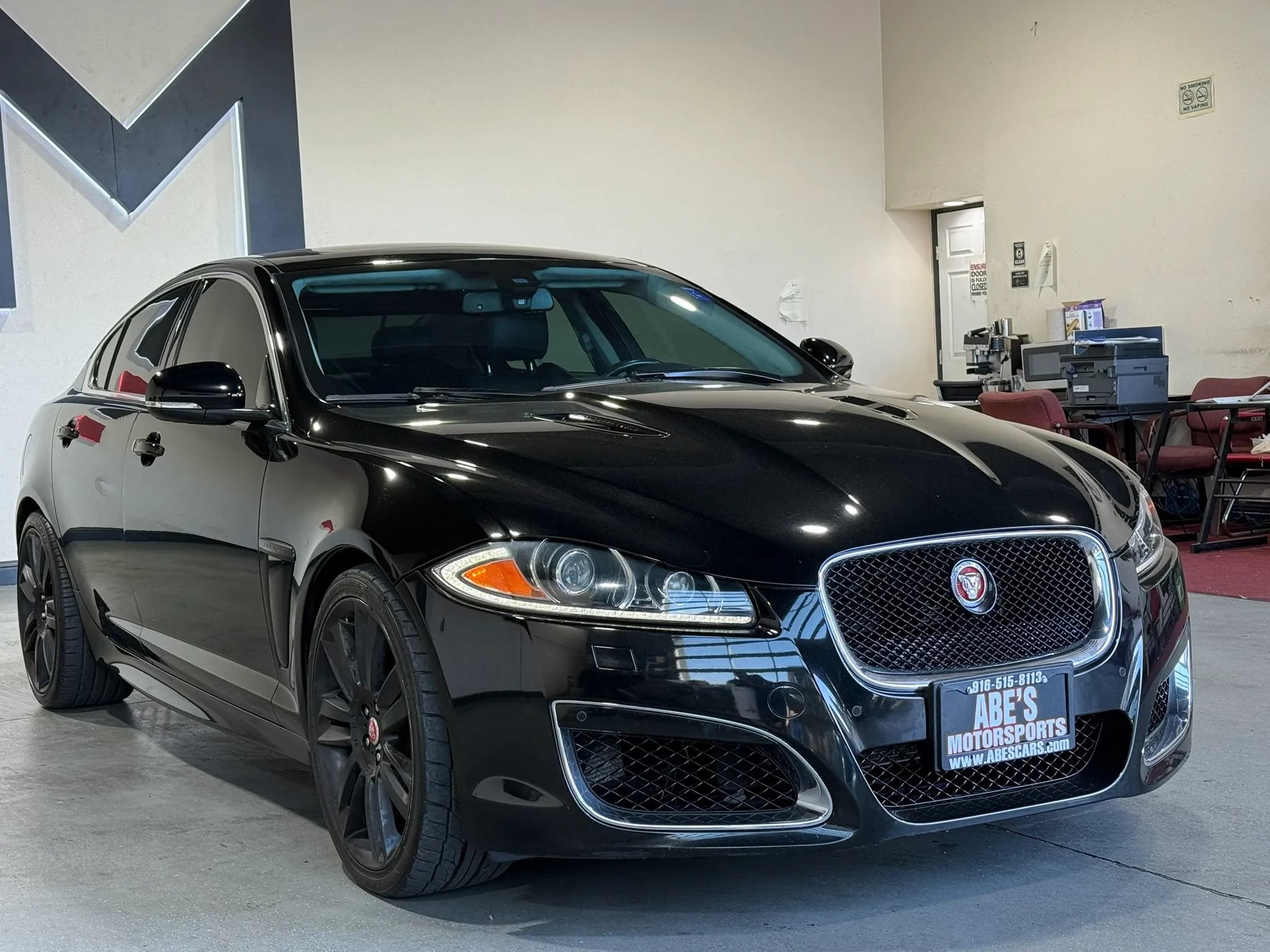 Used 2014 Jaguar XF R RWD image 3