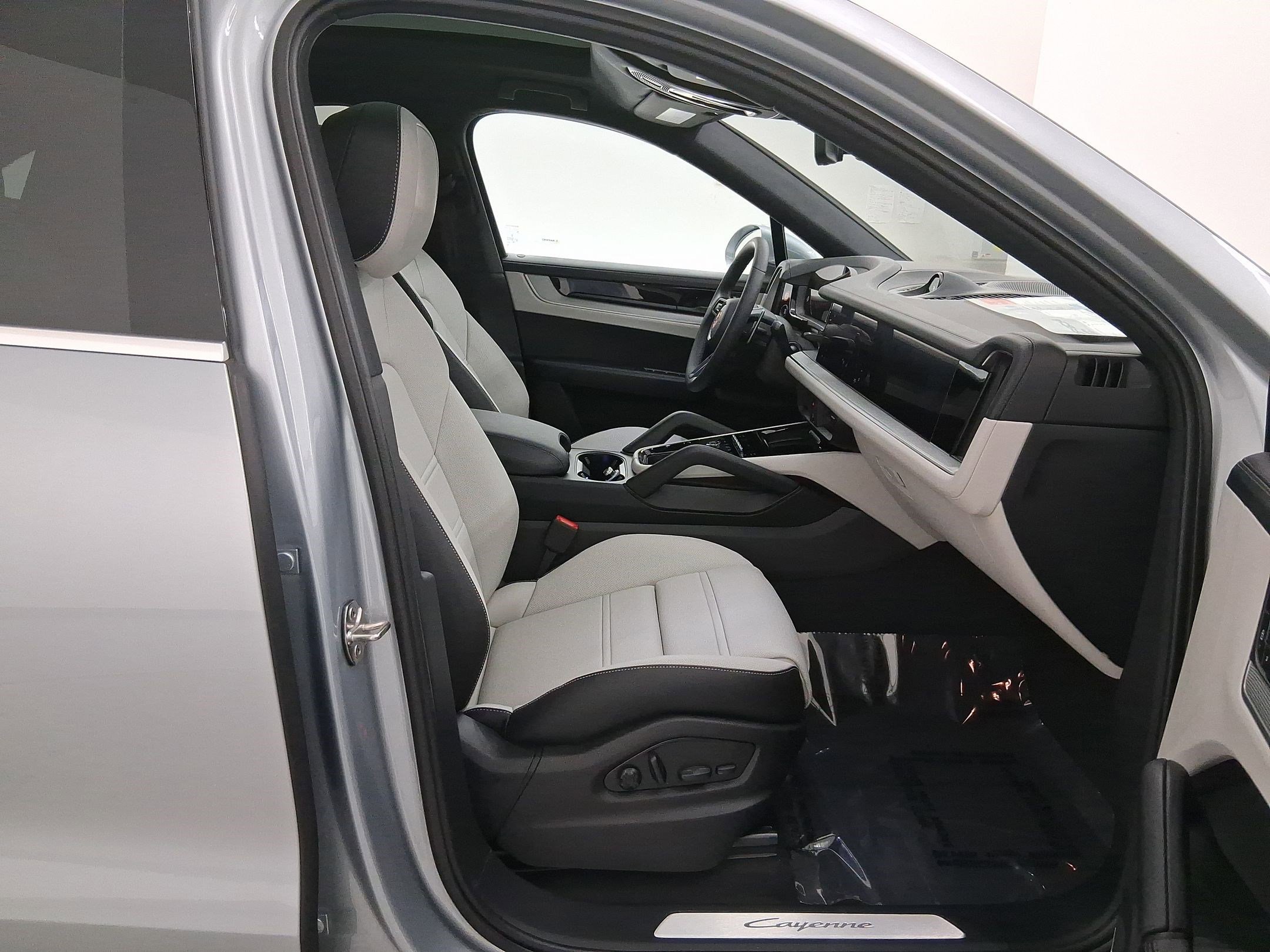 New 2026 Porsche Cayenne Coupe image 36