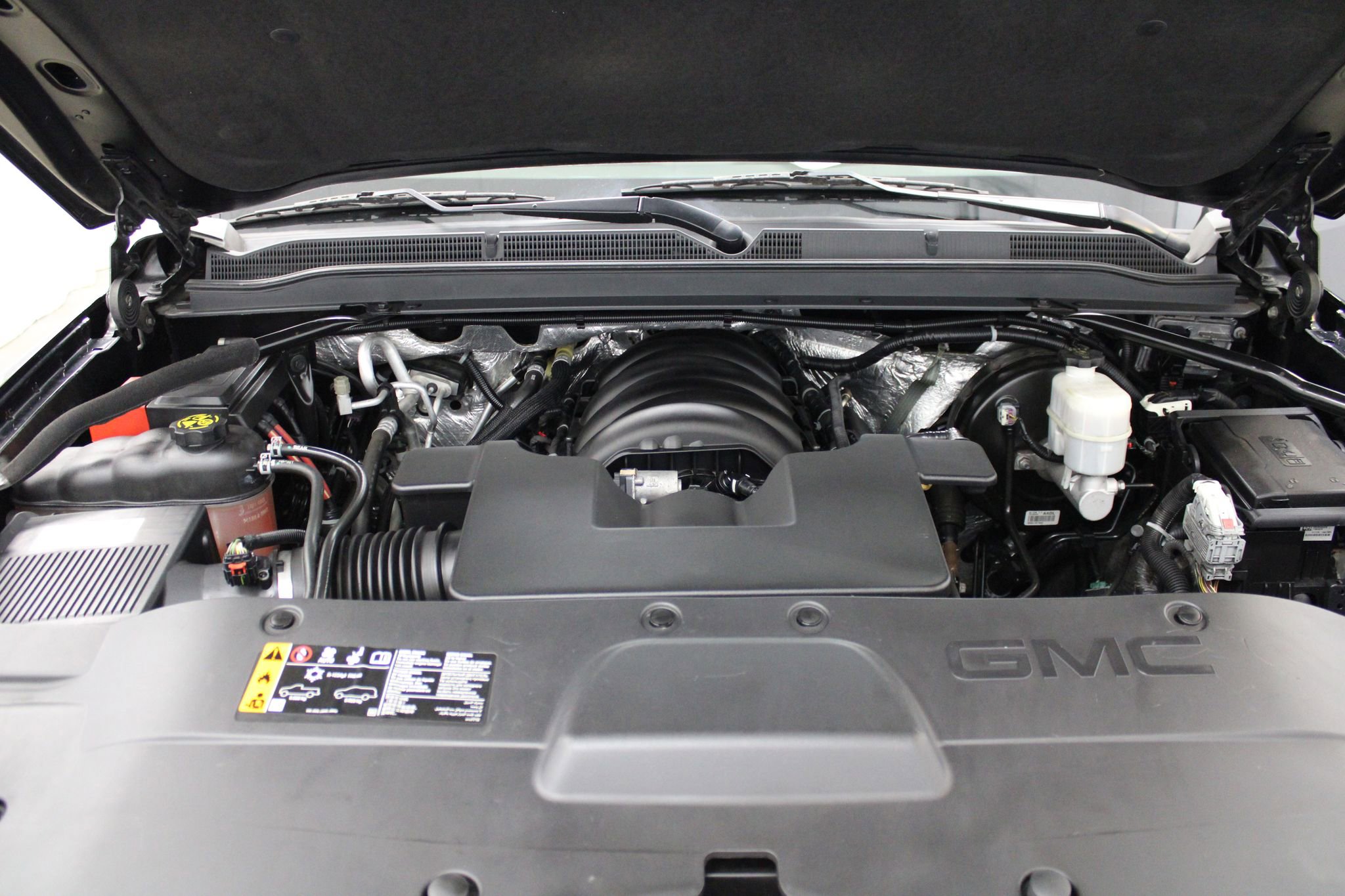 Used 2018 GMC Yukon Denali image 8