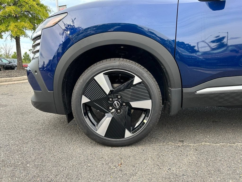 New 2025 Nissan Kicks SR w/ SR Premium Package AWD/4WD image 10
