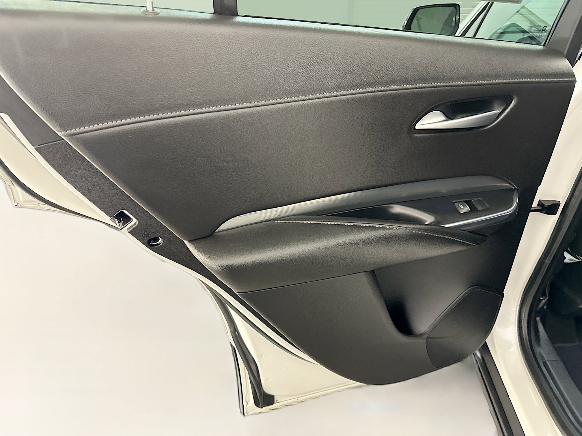 Used 2024 Cadillac XT4 Premium Luxury image 27