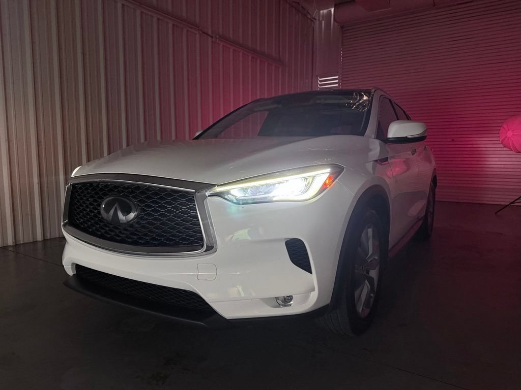 Certified 2020 INFINITI QX50 Luxe w/ Navigation Package FWD image 8