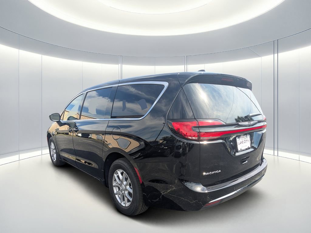 New 2026 Chrysler Pacifica Select FWD image 4