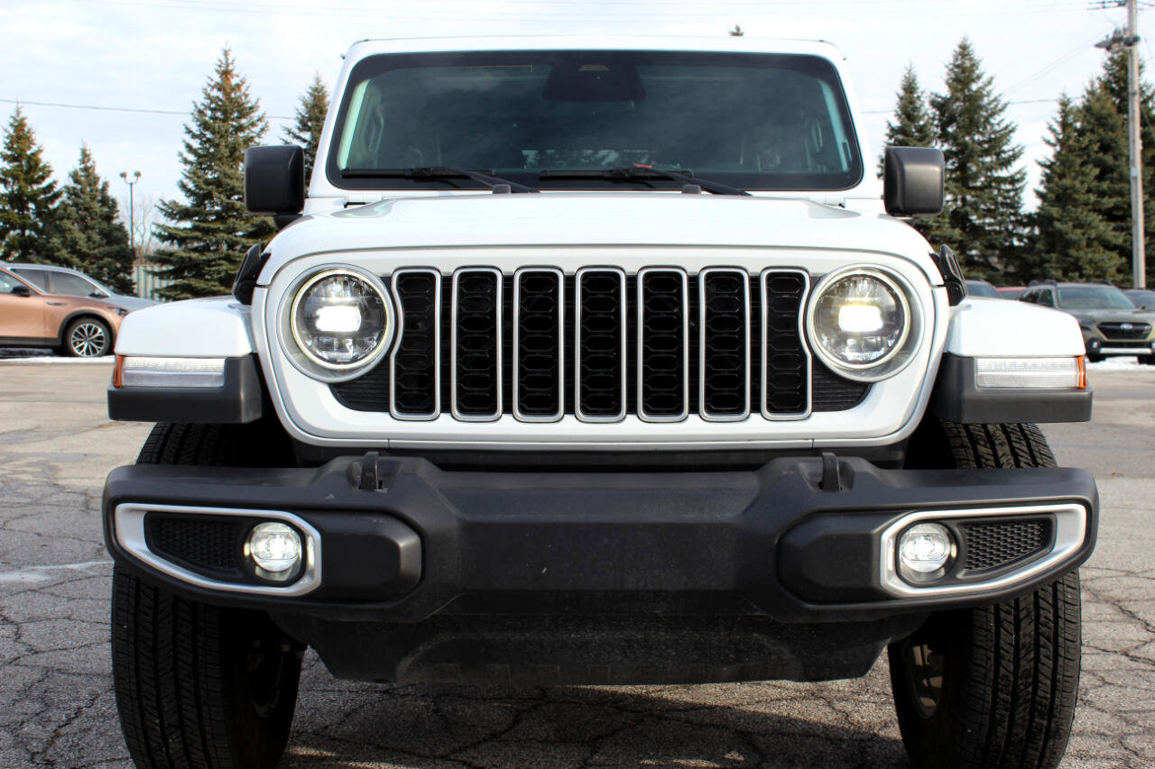 Used 2025 Jeep Wrangler Sahara image 5