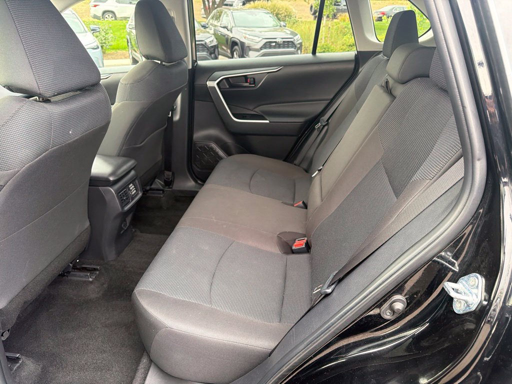 Used 2025 Toyota RAV4 LE AWD/4WD image 20