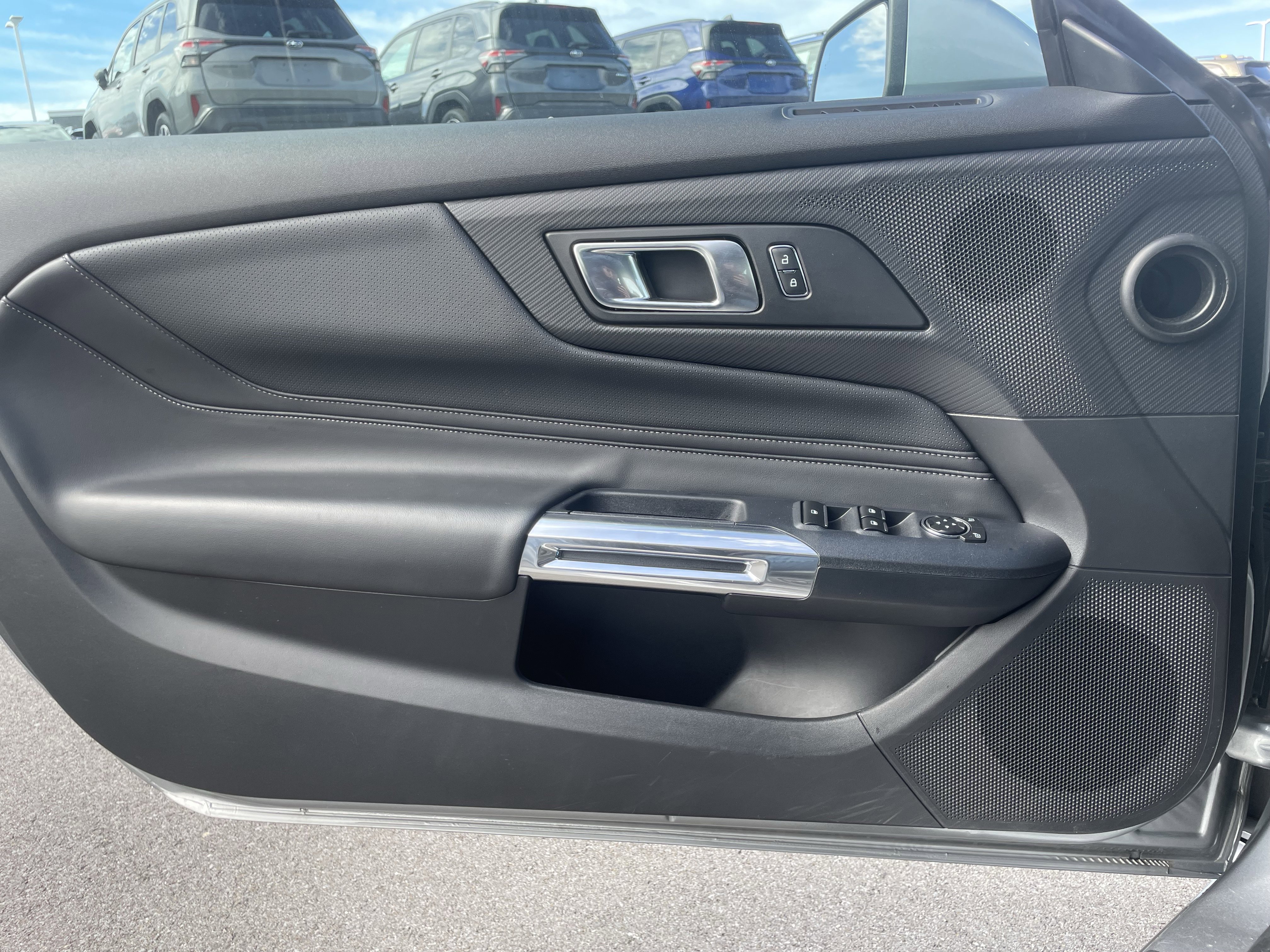 Used 2025 Ford Mustang Premium image 12