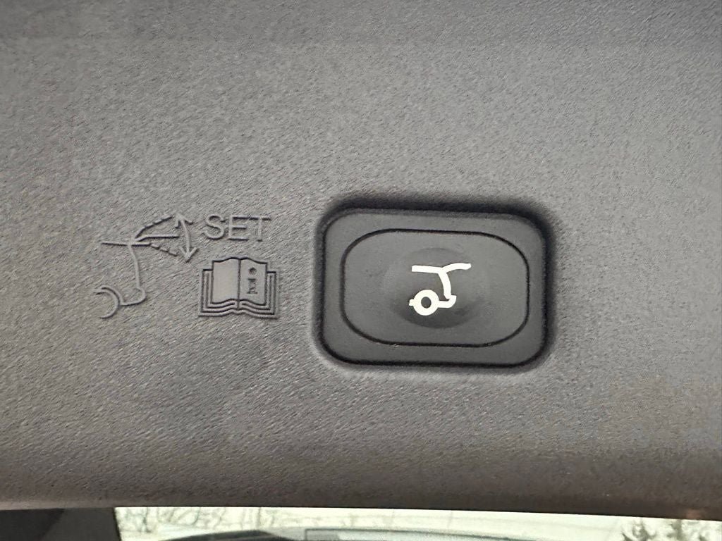 New 2026 Lincoln Nautilus Reserve w/ Jet Appearance Package AWD/4WD image 17
