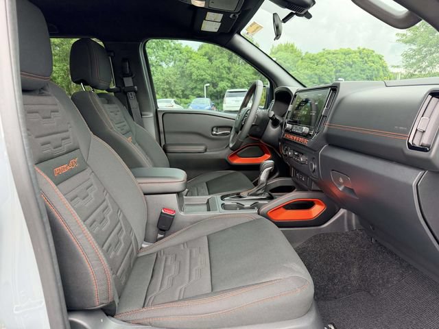 Used 2025 Nissan Frontier PRO-4X AWD/4WD image 10