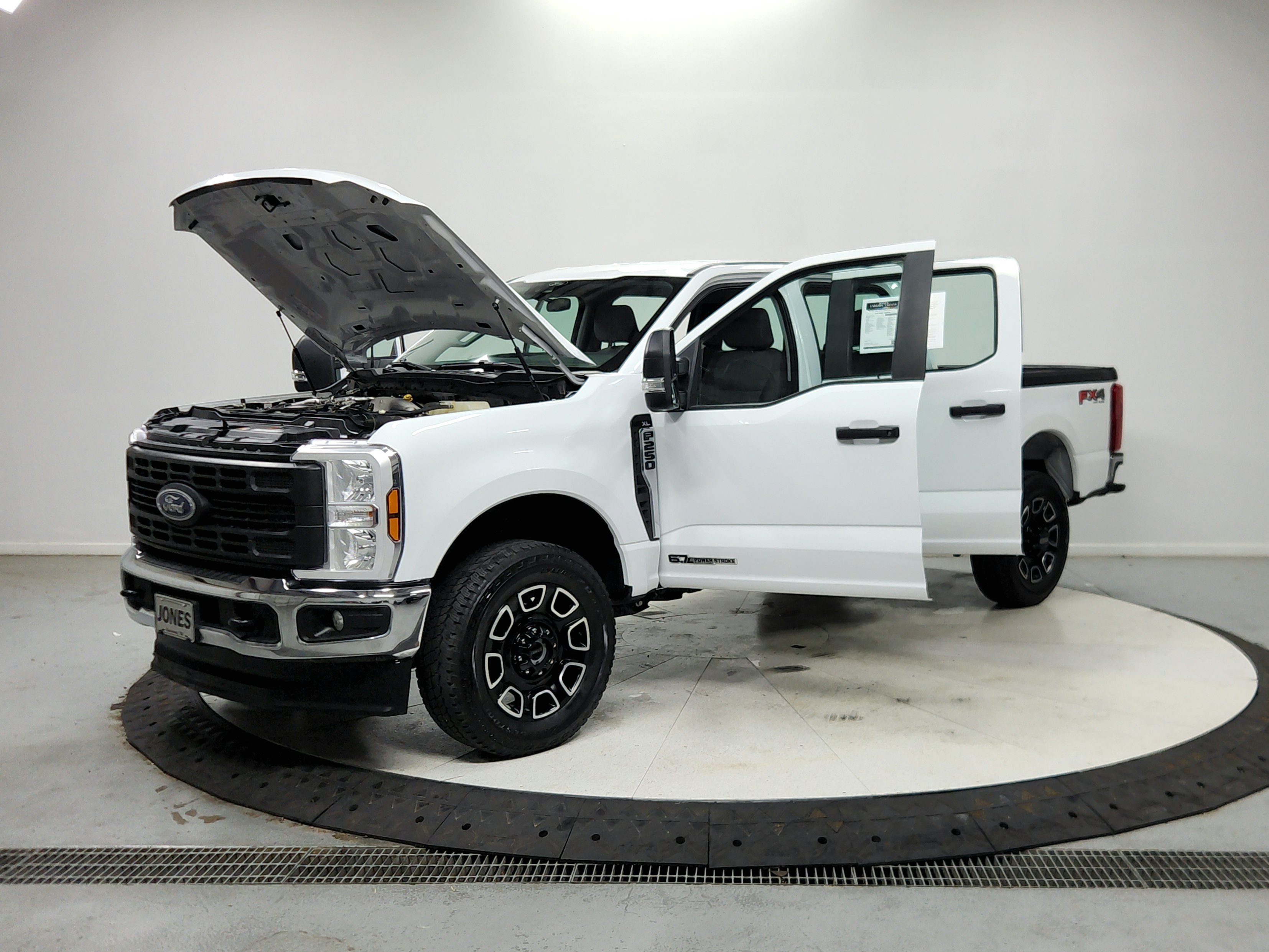 Used 2024 Ford F250 XL w/ FX4 Off-Road Package AWD/4WD image 12