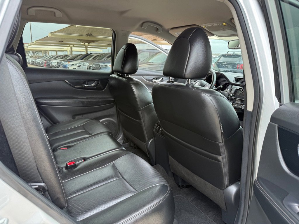Used 2019 Nissan Rogue SL image 16