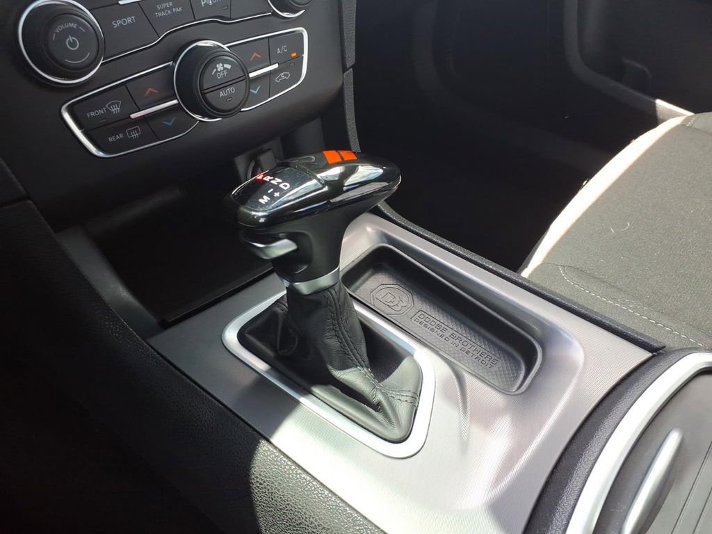Used 2022 Dodge Charger SXT w/ Cold Weather Package AWD/4WD image 18