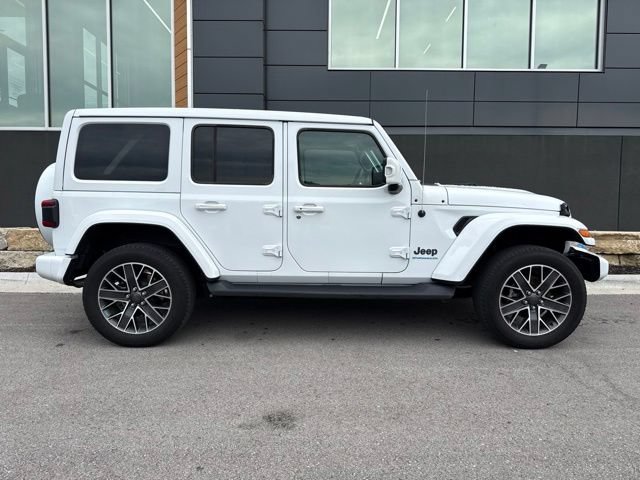 Used 2023 Jeep Wrangler Unlimited Sahara AWD/4WD image 2