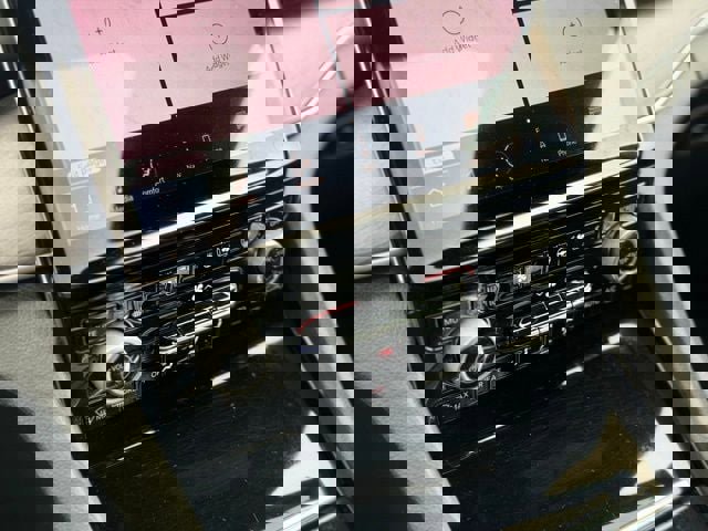 Used 2022 Jeep Grand Cherokee Overland w/ Luxury Tech Group IV image 22