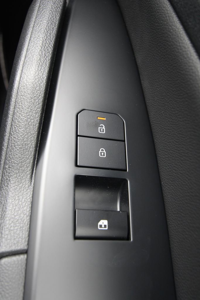 New 2026 Kia Sportage EX image 23