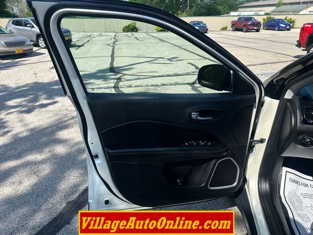 Used 2018 Jeep Compass Limited AWD/4WD image 11