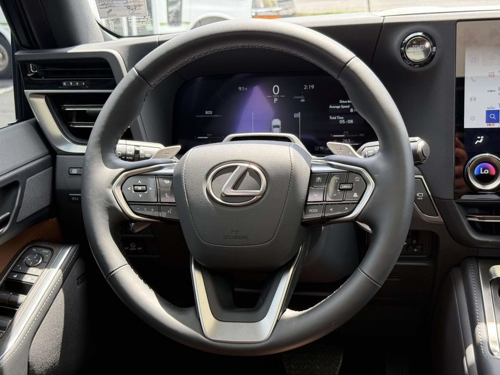 Used 2025 Lexus GX 550 w/ Accessory Package (Z1) AWD/4WD image 9